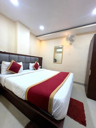 Deluxe Double room with city view