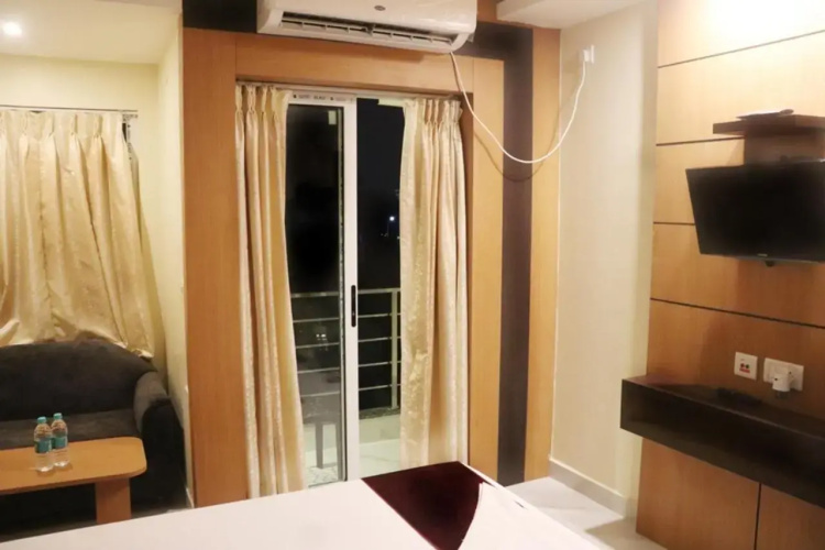 Goroomgo Royal View Digha