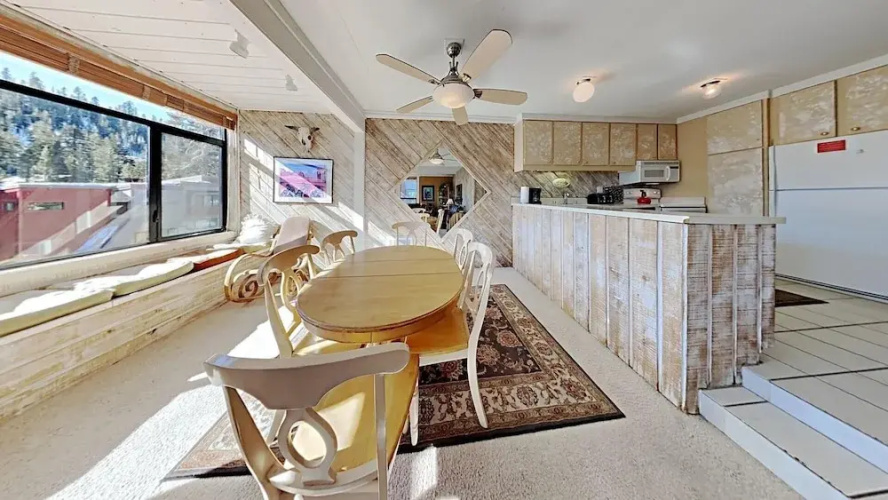 584 2 Bedroom Home
