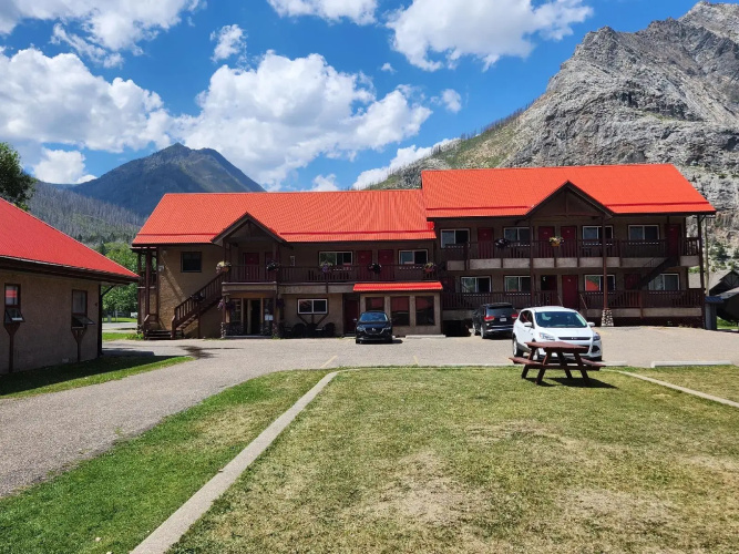 Aspen Village Inn