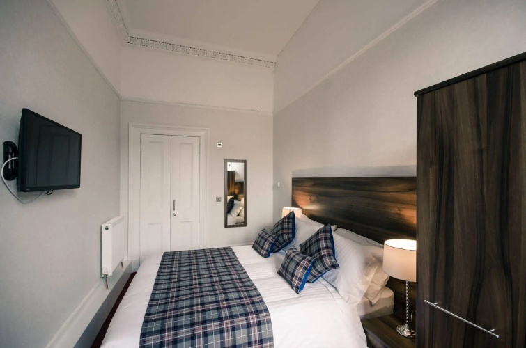 Royal West End Hotel
