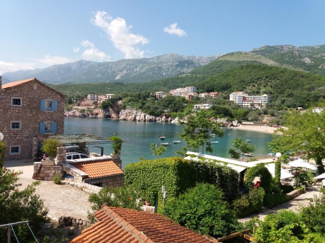 1 Bedroom Apartment with sea view