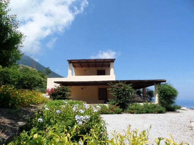 2 Bedrooms Cottage