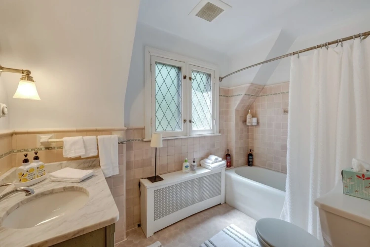 3 Bedrooms Cottage