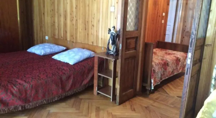 Apartment On Gorgasali 98