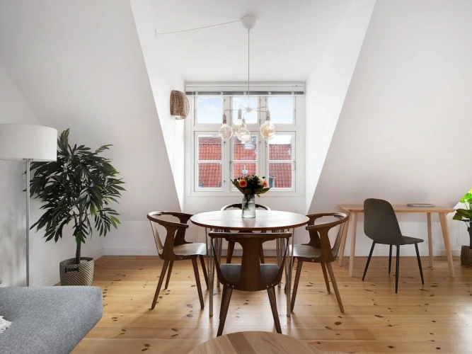1 Bedroom Apartment with city view