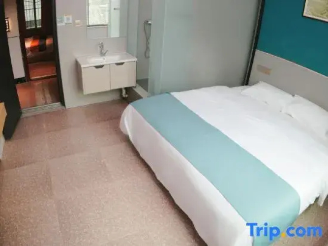 Huajian Homestay