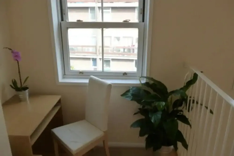 Modern 1 Bedroom Flat With Great Transport Links