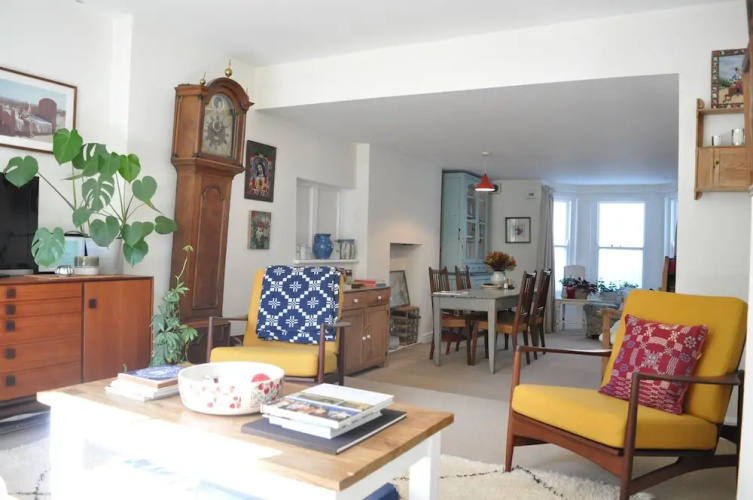 2 Bedroom Apartment With Garden in Hackney