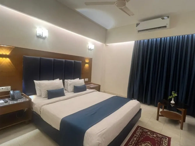 Standard Double room with city view
