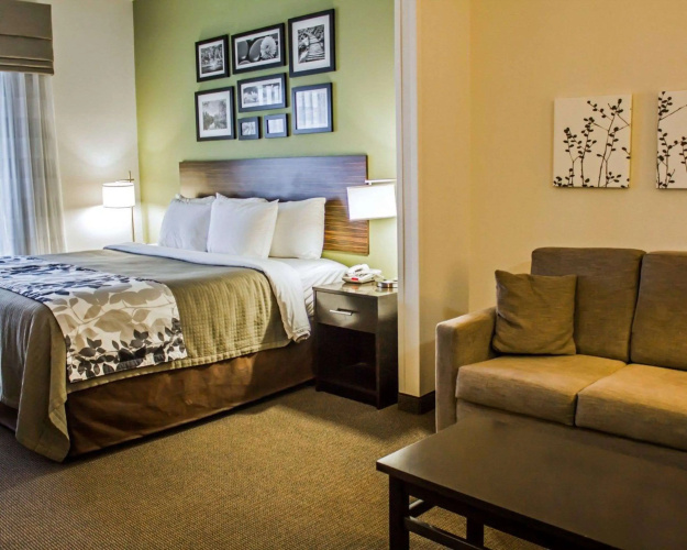Express Inn & Suites