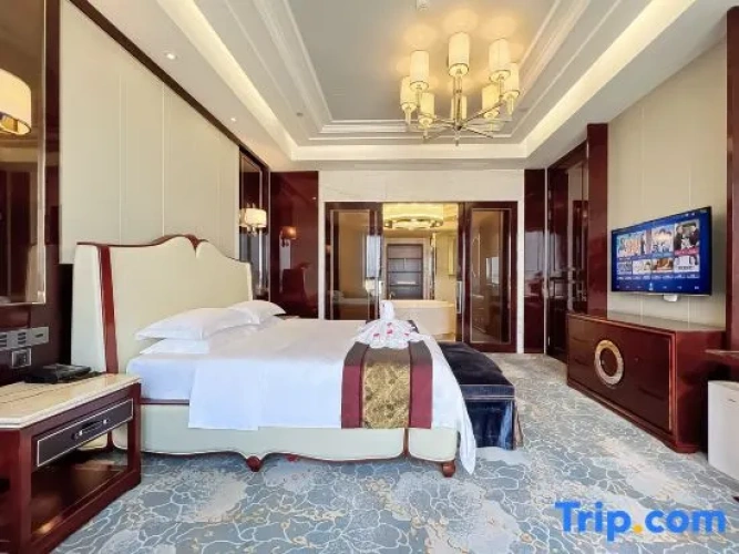 Deluxe Suite