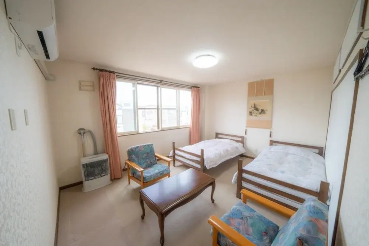 Economy room