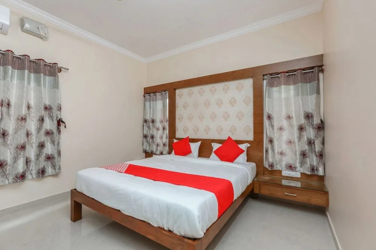Oyo 24264 Monisha Residency