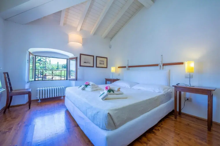 Villa Faccioli Deodara With Shared Pool