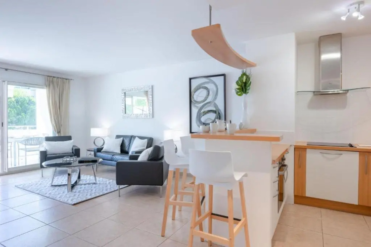 Stylish 2-bedroom apartment in an upscale residence building