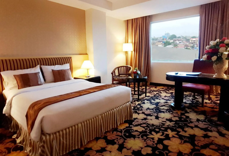 Rocky Plaza Hotel Padang
