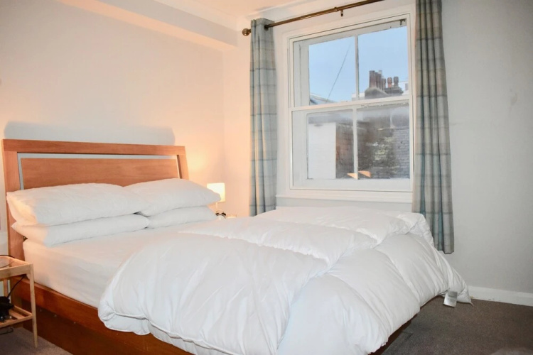 1 Bedroom Central Flat