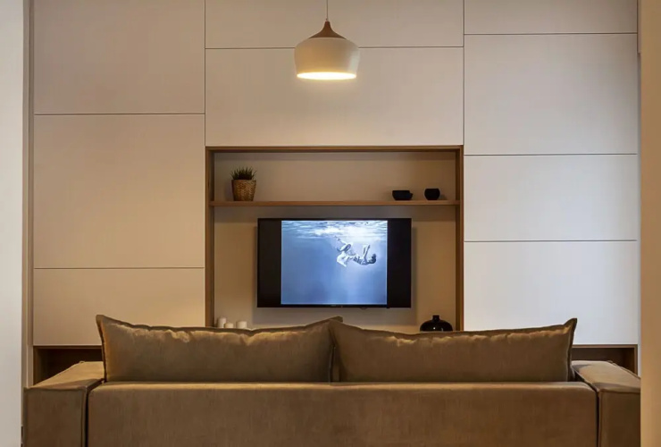 Elegant, spacious & minimalist aptm w/balcony