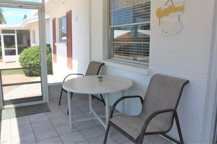 Aloha Kai - 7 2 Bedrooms 1 Bathroom Apts