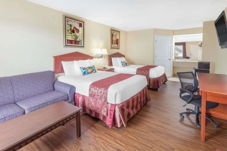 Baymont Inn & Suites Macon I-475
