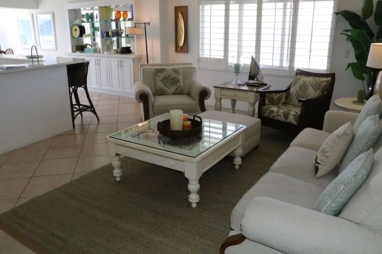 Jamaica Royale - 803 - 2 Br Condo