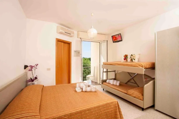 Classic Quadruple room