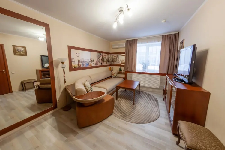 City Hotel