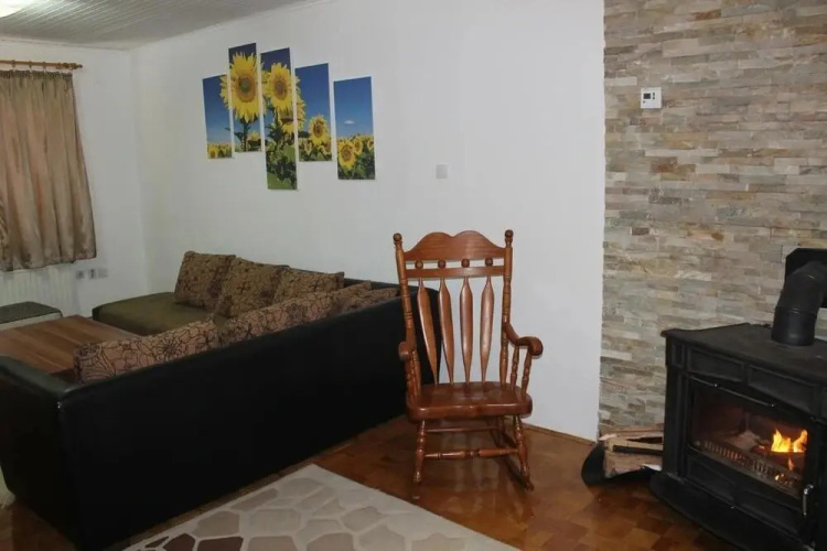 Chalet Garden 2