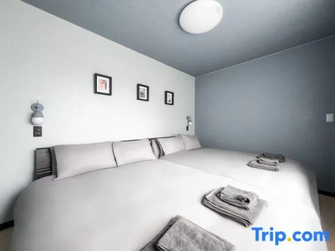 5 Bedrooms Cottage