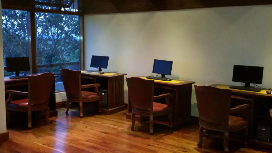 Lobo Wildlife Lodge
