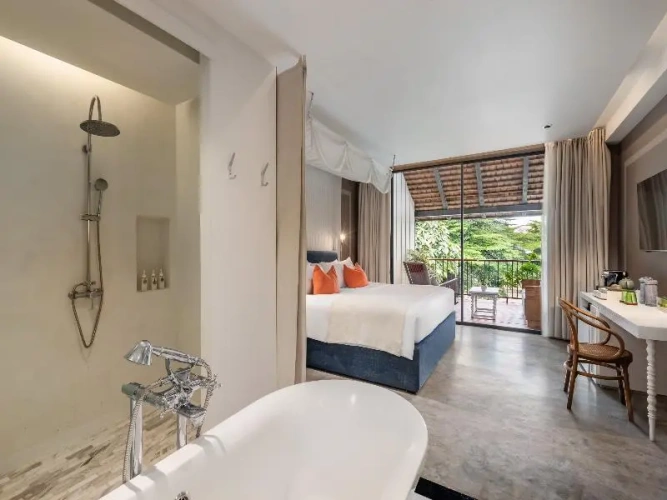 Deluxe Double room with balcony and with river view