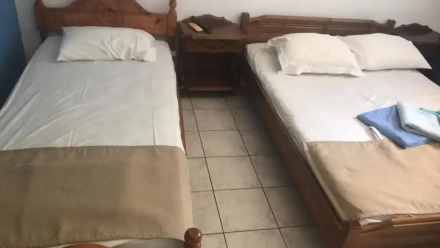 Angela - Zoi Rooms