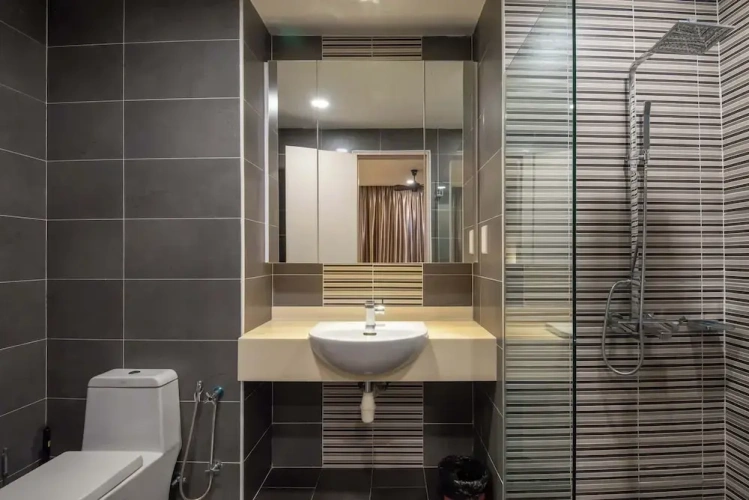 3 Bedrooms Apartment