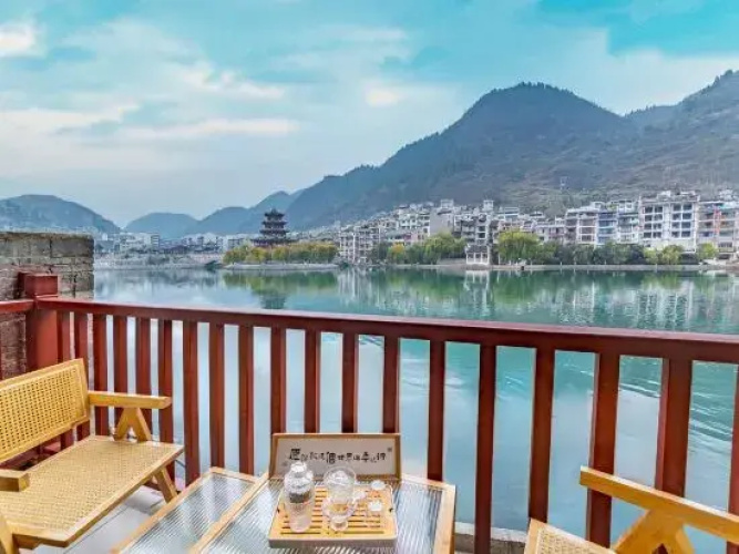ShengXiaoLiv1·Inn
