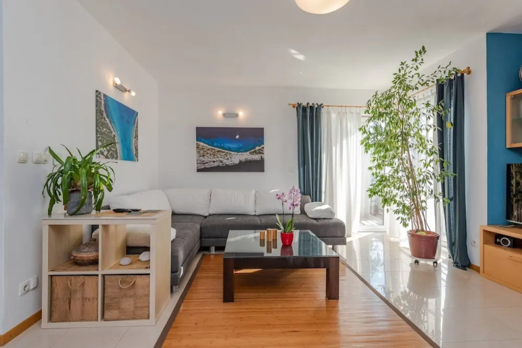 Romantic Oasis modern Apartment