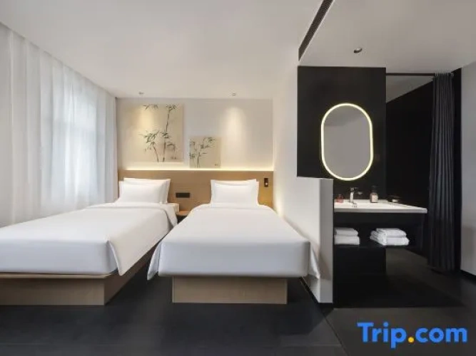 Standard Twin Family room