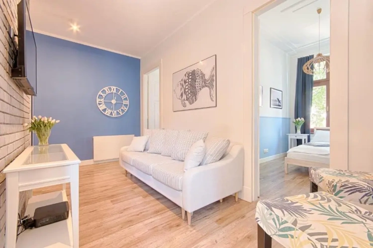 2 Bedrooms Apartment