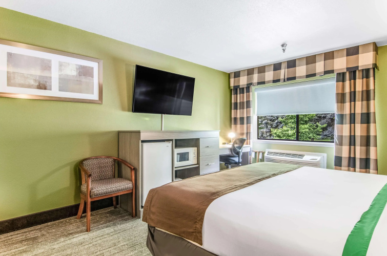 GuestHouse Inn & Suites Hotel Poulsbo