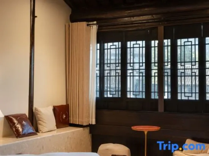 Standard Double room with river view
