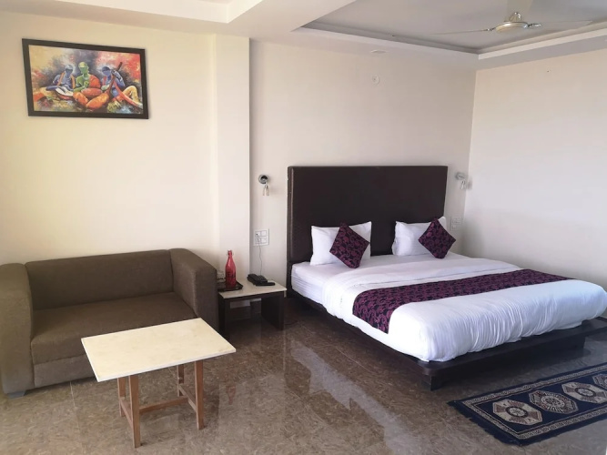 Dal Lake Resort