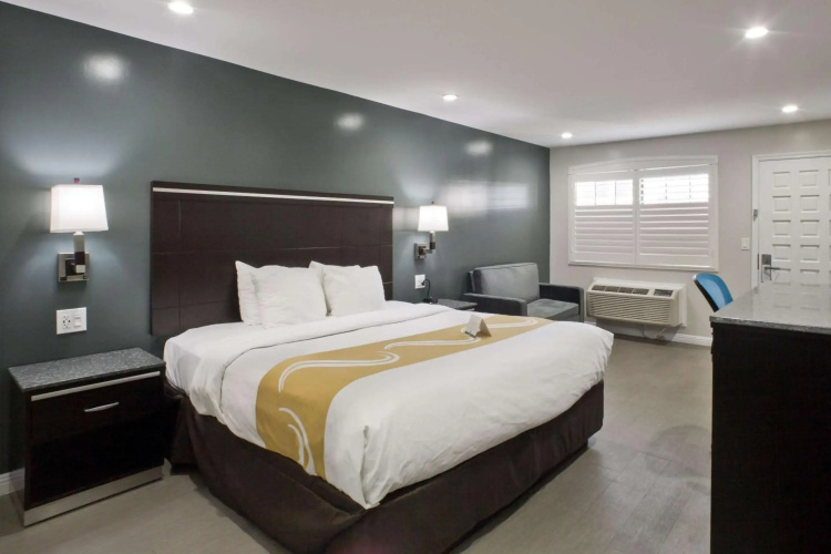 Bay Area Inn & Suites