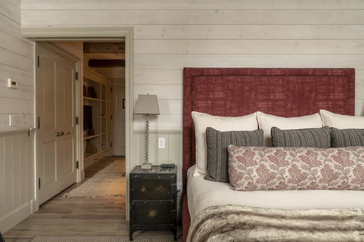 Eleven Scarp Ridge Lodge
