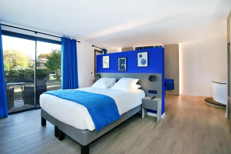 Deluxe Suite