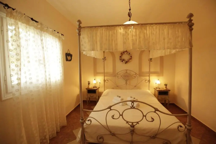 Butterfly View House
