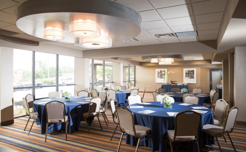 Holiday Inn Express Atlanta Galleria Ballpark Area photo 36