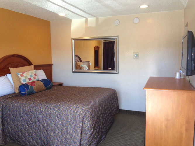 Deluxe Inn