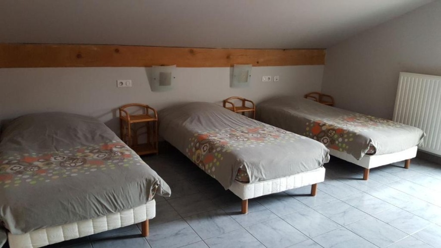 Standard Triple room with mountain view