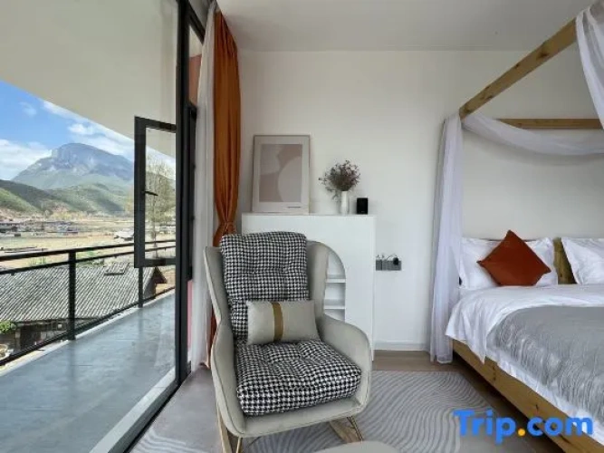 Family Suite with balcony and with lake view