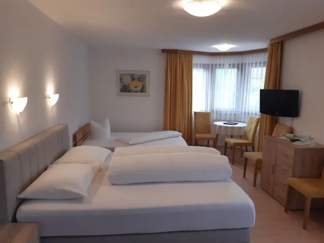 Standard Triple room with balcony and with mountain view